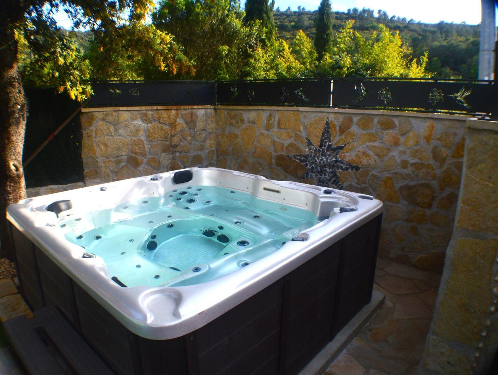 La Rose Des Vents & Spa - Gite Provence Neoules Экстерьер фото